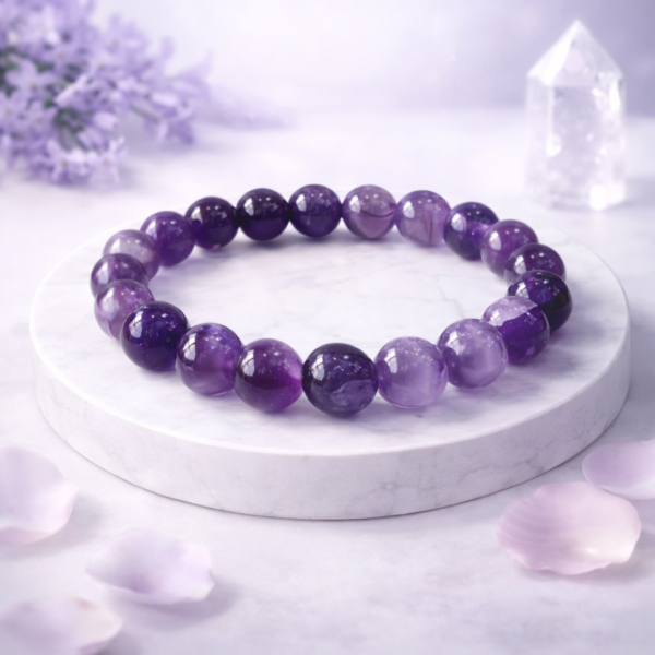 natural orgone / orgonite pyramid 40 mm (amethyst) natural orgone / orgonite pyramid 40 mm (amethyst)