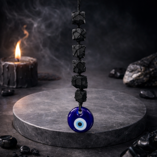 natural orgone / orgonite pyramid 40 mm (amethyst)