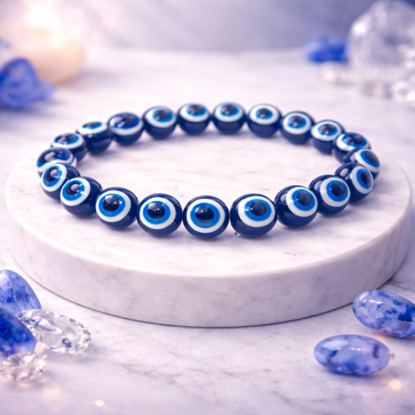 natural orgone / orgonite pyramid 40 mm (amethyst)