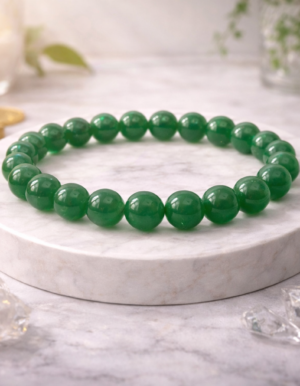 natural orgone / orgonite pyramid 40 mm (amethyst)