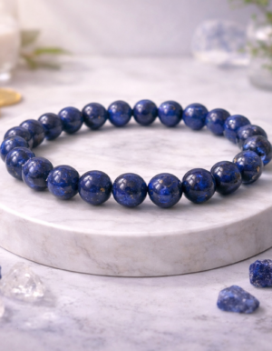 natural orgone / orgonite pyramid 40 mm (amethyst)