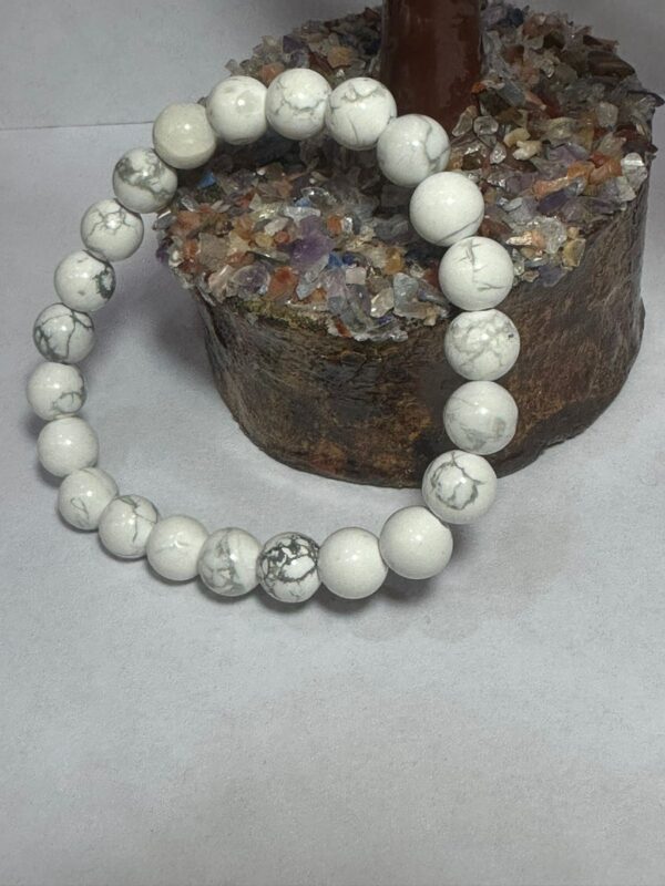 howlite 8mm bracelet